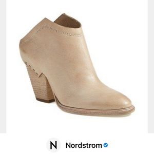 Dolce Vita “Haku” booties